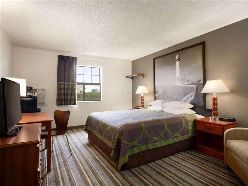 Super 8 By Wyndham Colorado Springs/Afa Area Hotell Exteriör bild